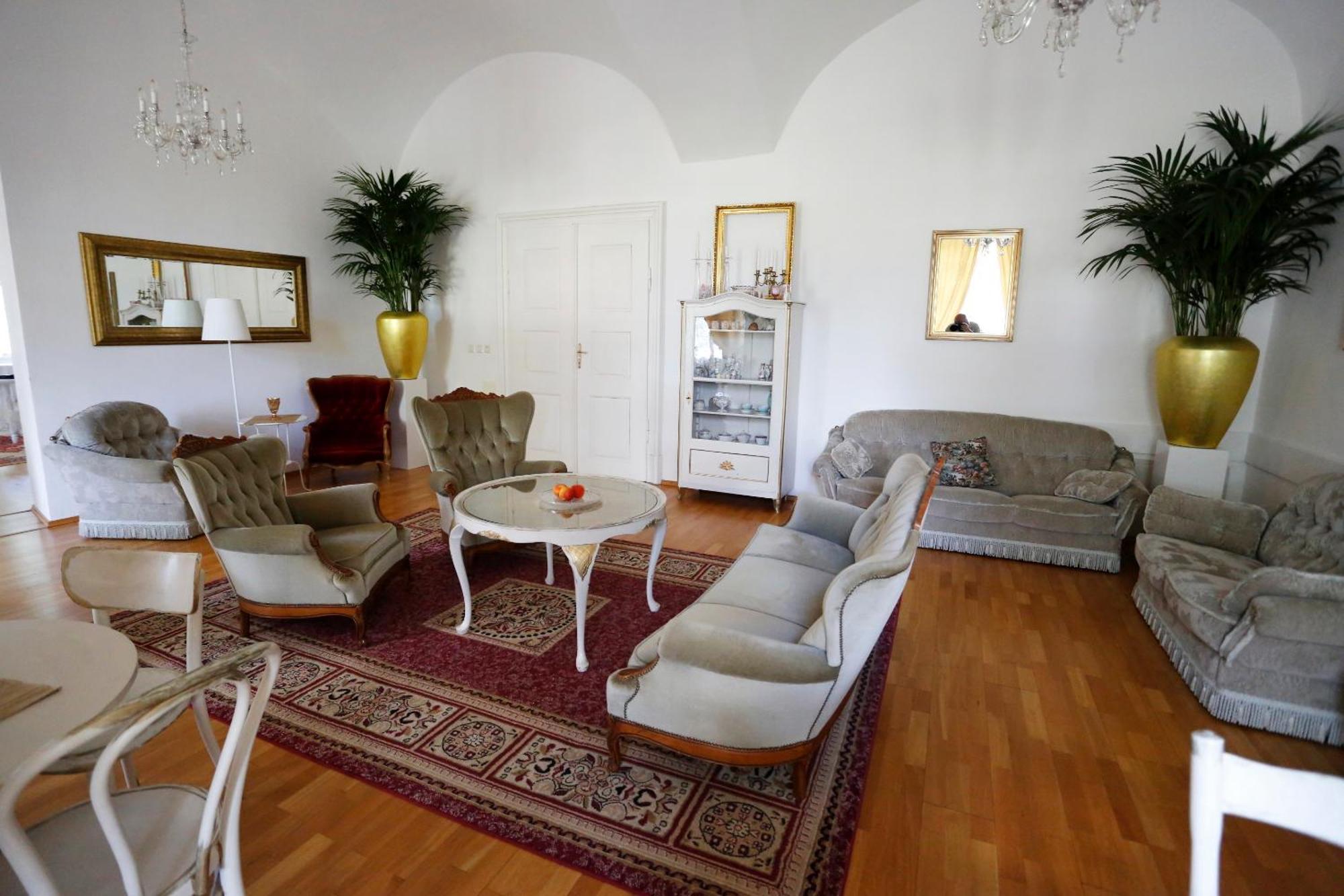 Hotel Zamek Napajedla Extérieur photo