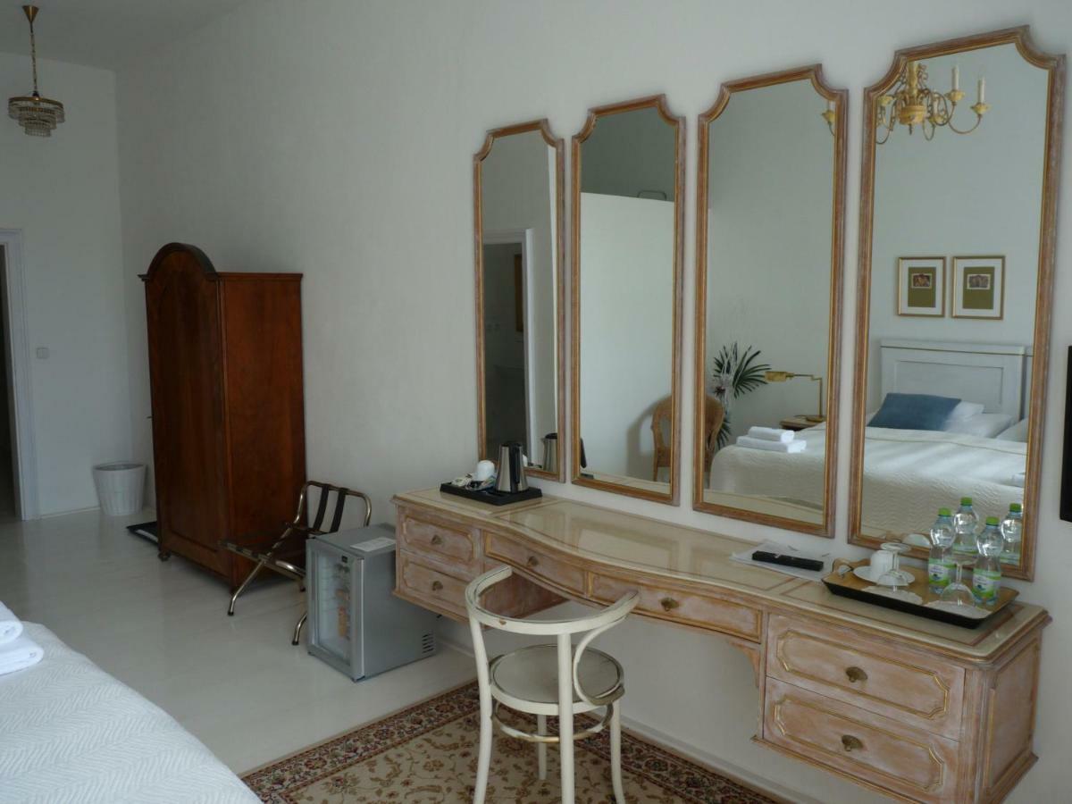 Hotel Zamek Napajedla Extérieur photo